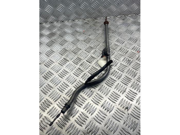 Gebrauchte Ölmessstab Mercedes C (W205) C-180 1.6 CDI BlueTEC, C-180 d 16V Preis € 25,00 Margenregelung angeboten von EU Engines & Parts BV