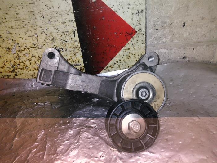 Used Alternator upper bracket Iveco New Daily VI 35C17, 35S17, 40C17, 50C17, 65C17, 70C17 Price € 75,00 Margin scheme offered by EU Engines & Parts BV