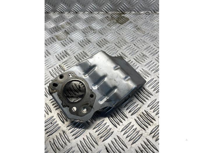 Begagnade Värmesköld Peugeot 208 II (UB/UH/UP) 1.2 Vti 12V PureTech 100 Pris € 15,00 Marginaltabell erbjuds av EU Engines & Parts BV