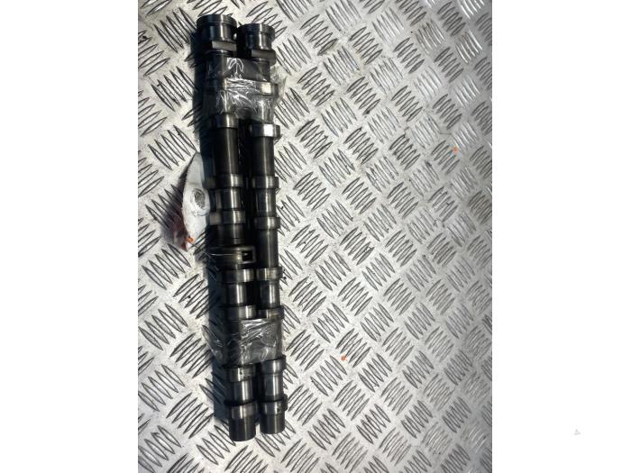 Usagé Kit arbre à cames Mercedes B (W246/W242) 1.8 B-180 CDI BlueEFFICIENCY 16V Prix € 150,00 Règlement à la marge proposé par EU Engines & Parts BV