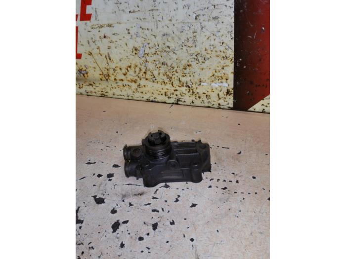 Gebrauchte Förderpumpe Mercedes Sprinter 3t (903) 308 CDI 16V Preis € 25,00 Margenregelung angeboten von EU Engines & Parts BV