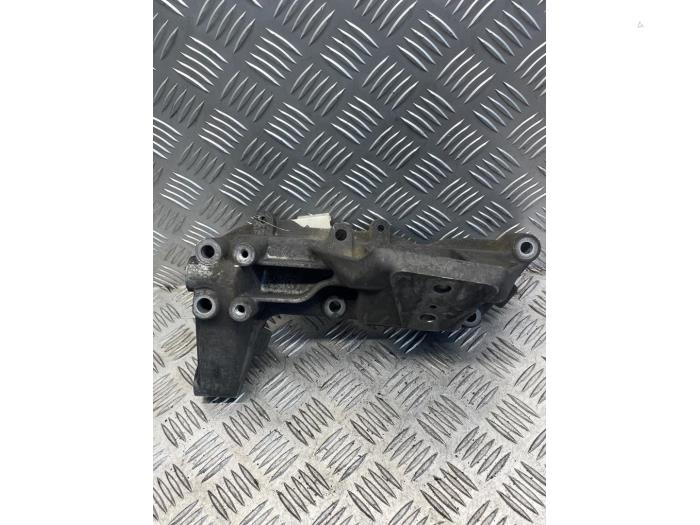 Used Engine mount Iveco New Daily VI 33S13, 35C13, 35S13 Price € 45,00 Margin scheme offered by EU Engines & Parts BV