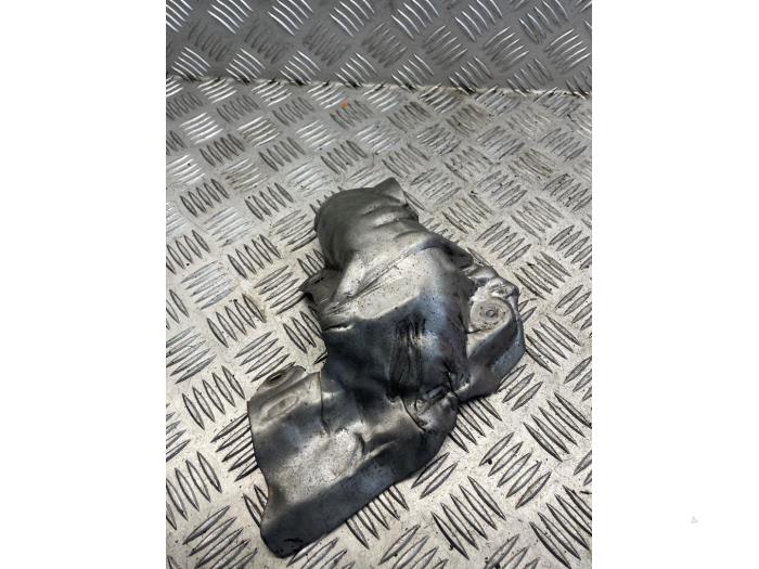 Gebrauchte Hitzeschild Auspuff Renault Trafic (1FL/2FL/3FL/4FL) 1.6 dCi 120 Twin Turbo Preis € 25,00 Margenregelung angeboten von EU Engines & Parts BV
