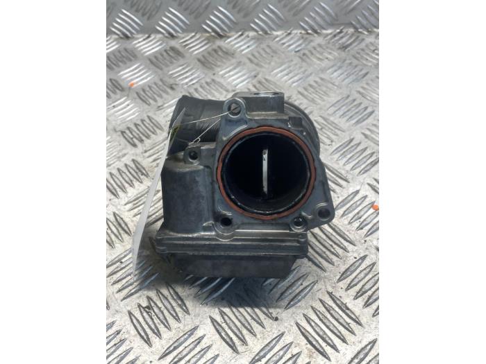 Usagé Boitier papillon Volkswagen Golf V (1K1) 1.9 TDI Prix € 50,00 Règlement à la marge proposé par EU Engines & Parts BV