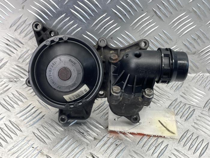 Begagnade Vattenpump BMW 5 serie (F10) 530d 24V Pris € 25,00 Marginaltabell erbjuds av EU Engines & Parts BV