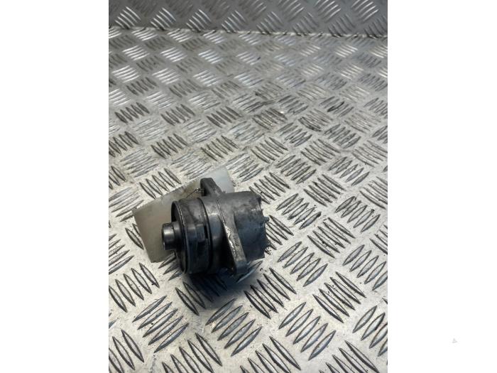 Usados Tensor correa múltiple Mercedes Sprinter 3,5t (906.73) 311 CDI 16V Precio € 25,00 Norma de margen ofrecido por EU Engines & Parts BV