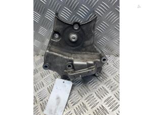Engine mount from a Opel Zafira (M75) 1.9 CDTI 2014