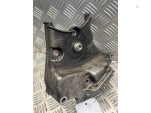 Engine mount from a Opel Zafira (M75) 1.9 CDTI 2014
