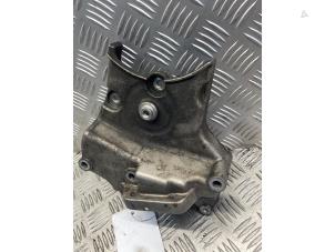 Engine mount from a Opel Zafira (M75) 1.9 CDTI 2014