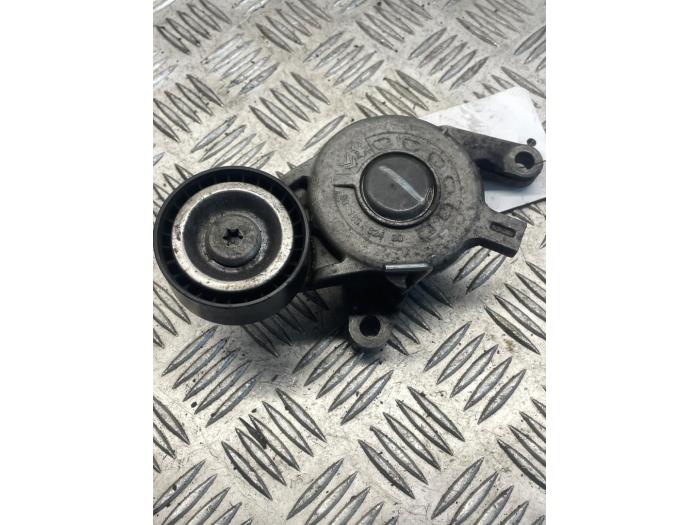 Usados Rodillo tensor correa múltiple Peugeot Expert (V1/VA/VB/VE/VF/VT/VY) 2.0 Blue HDi 120 16V Precio € 35,00 Norma de margen ofrecido por EU Engines & Parts BV