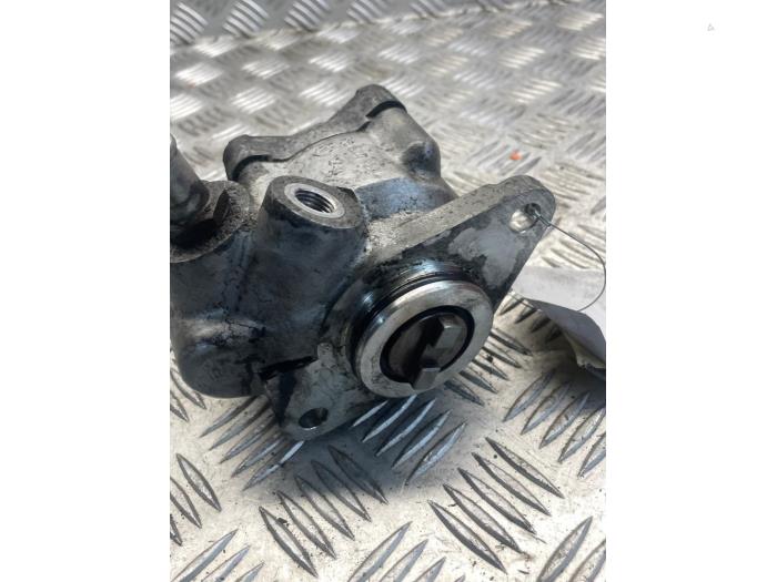 Usagé Pompe de direction Peugeot Boxer (U9) 3.0 HDi 160 Euro 4 Prix € 75,00 Règlement à la marge proposé par EU Engines & Parts BV