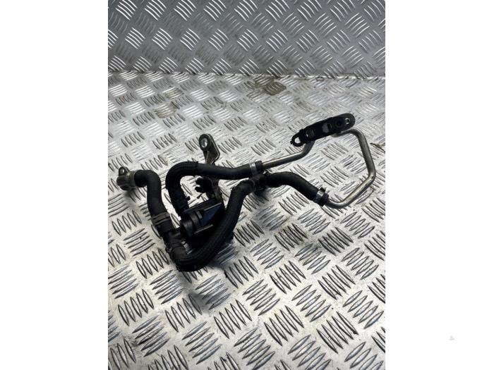 Begagnade Extra vattenpump Peugeot 208 II (UB/UH/UP) 1.2 Vti 12V PureTech 100 Pris € 65,00 Marginaltabell erbjuds av EU Engines & Parts BV