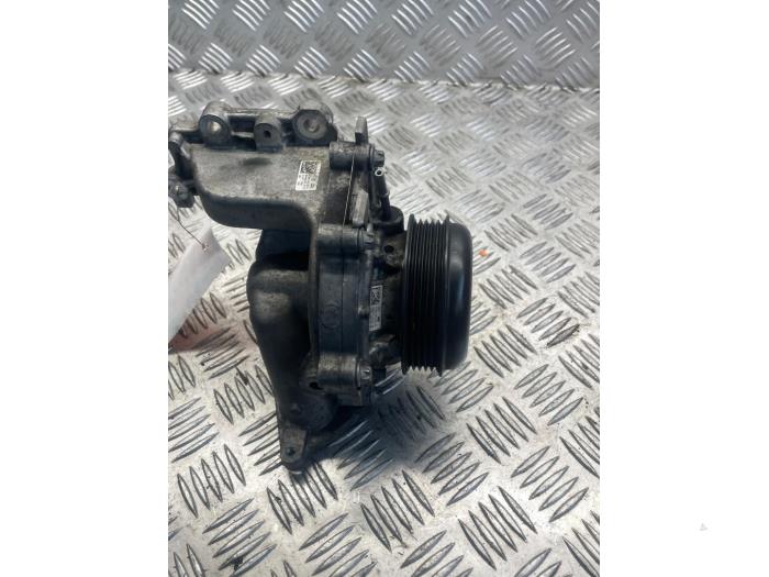 Używane Pompa wodna Mercedes E Estate (S213) E-300de 2.0 Turbo 16V Cena € 45,00 Procedura marży oferowane przez EU Engines & Parts BV