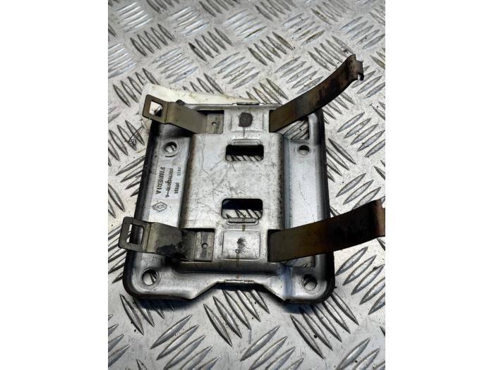 Usagé Divers Renault Trafic (1FL/2FL/3FL/4FL) 1.6 dCi 95 Prix € 25,00 Règlement à la marge proposé par EU Engines & Parts BV