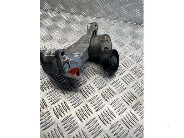 Used Alternator upper bracket Iveco New Daily VI 35C17, 35S17, 40C17, 50C17, 65C17, 70C17 Price € 75,00 Margin scheme offered by EU Engines & Parts BV