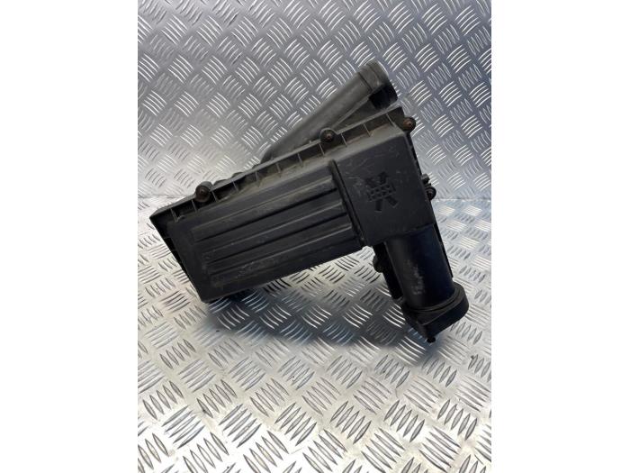 Begagnade Luftfilterhus Audi A3 (8P1) 1.9 TDI Pris € 35,00 Marginaltabell erbjuds av EU Engines & Parts BV