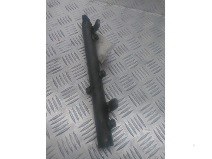Usagé Système d'injection Mercedes Sprinter 4,6t (906.65) 419 CDI V6 24V Prix € 50,00 Règlement à la marge proposé par EU Engines & Parts BV