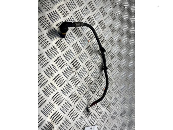 Używane Kabel (rózne) BMW 5 serie (F10) 535d 24V Cena € 15,00 Procedura marży oferowane przez EU Engines & Parts BV
