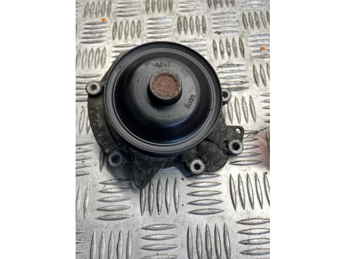 Używane Pompa wodna Mercedes E (W211) 3.0 E-280 CDI 24V Cena € 25,00 Procedura marży oferowane przez EU Engines & Parts BV