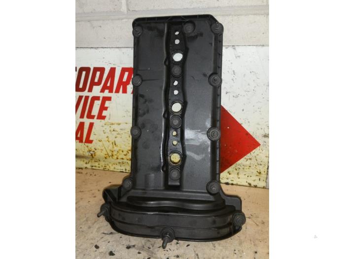 Usagé Couvercle soupapes Jeep Grand Cherokee (WK/WK2) 3.0 CRD V6 24V Prix € 50,00 Règlement à la marge proposé par EU Engines & Parts BV