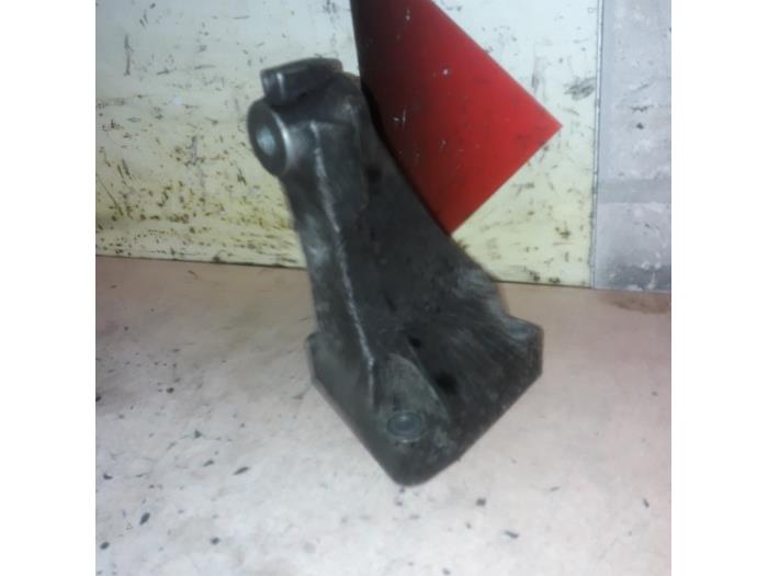 Gebrauchte Motorlager Mercedes Vito (639.6) 3.0 120 CDI V6 24V Preis € 25,00 Margenregelung angeboten von EU Engines & Parts BV