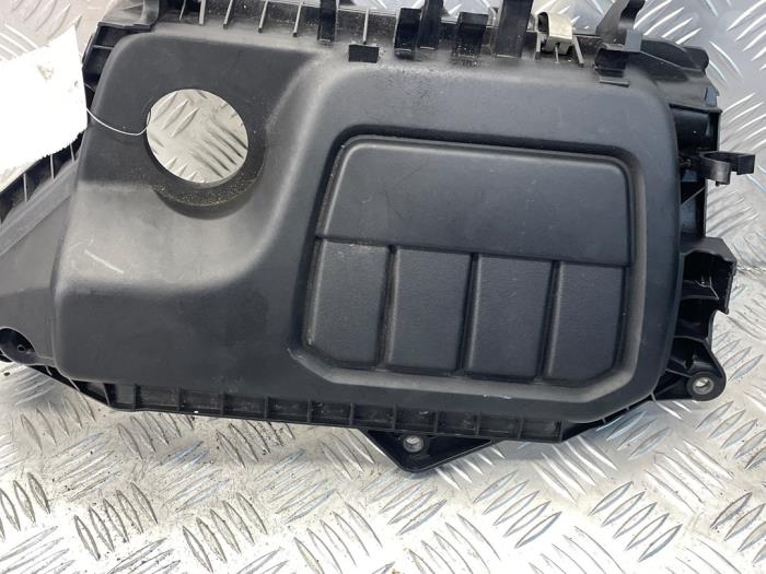 Gebrauchte Abdeckblech Motor Opel Vivaro B 1.6 CDTI 115 Preis € 30,00 Margenregelung angeboten von EU Engines & Parts BV