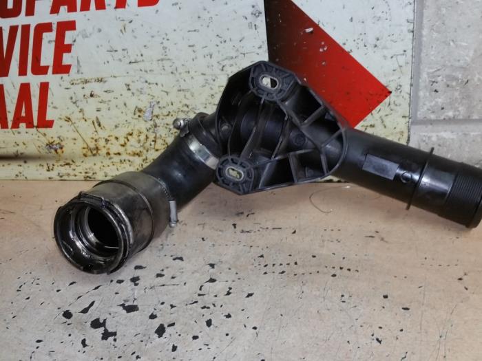 Gebrauchte Intercooler Rohr Renault Master III (MA/MB/MC/MD/MH/MF/MG/MH) 2.3 Energy dCi 180 Twin Turbo 16V FWD Preis € 75,00 Margenregelung angeboten von EU Engines & Parts BV