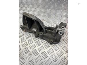 Engine mount from a Iveco New Daily VI 33S13, 35C13, 35S13 2016