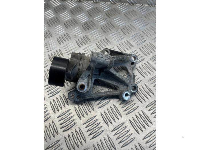 Gebrauchte Spannrolle Multiriemen Peugeot 208 I (CA/CC/CK/CL) 1.2 Vti 12V PureTech 82 Preis € 25,00 Margenregelung angeboten von EU Engines & Parts BV