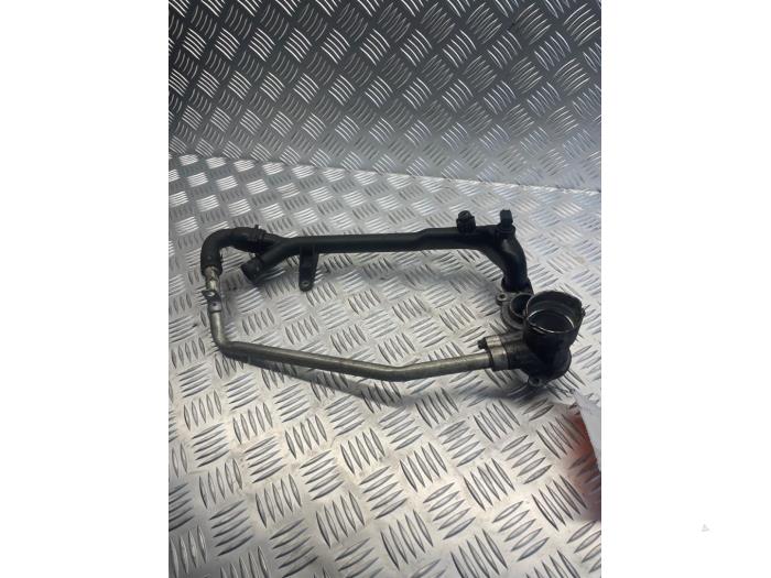 Begagnade Vattenrör Mercedes C Sportcoupé (C203) 1.8 C-200K 16V Pris € 35,00 Marginaltabell erbjuds av EU Engines & Parts BV