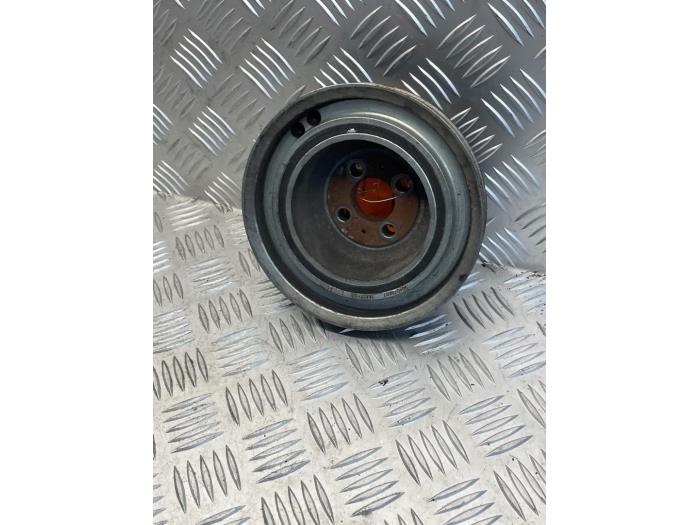 Gebrauchte Kurbelwelle Riemenscheibe Iveco New Daily VI 33S13, 35C13, 35S13 Preis € 75,00 Margenregelung angeboten von EU Engines & Parts BV