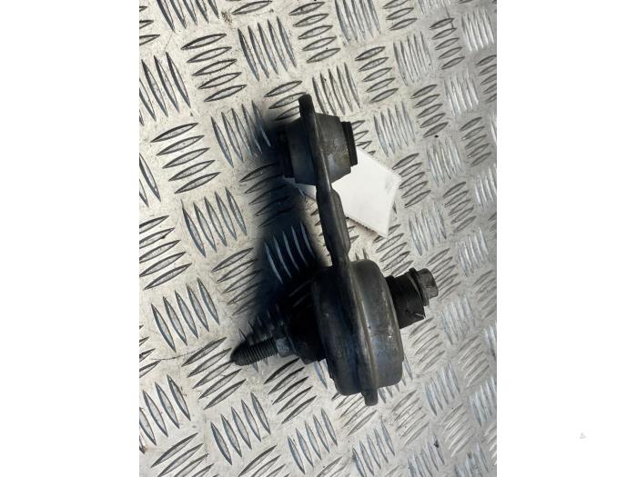 Used Engine mount Renault Master III (MA/MB/MC/MD/MH/MF/MG/MH) 2.3 dCi 16V Price € 20,00 Margin scheme offered by EU Engines & Parts BV