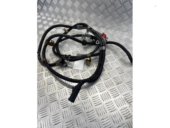 Używane Kabel (rózne) Mercedes E (C207) E-200 CGI 16V BlueEfficiency Cena € 75,00 Procedura marży oferowane przez EU Engines & Parts BV