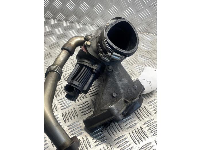 Gebrauchte AGR Ventil Opel Movano (4A1; 4A2; 4B2; 4B3; 4C2; 4C3) 2.5 CDTI Preis € 100,00 Margenregelung angeboten von EU Engines & Parts BV