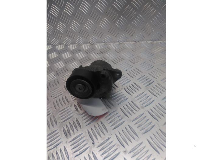 Usados Rodillo tensor correa múltiple Citroen Jumpy 2.0 Blue HDI 120 Precio € 25,00 Norma de margen ofrecido por EU Engines & Parts BV