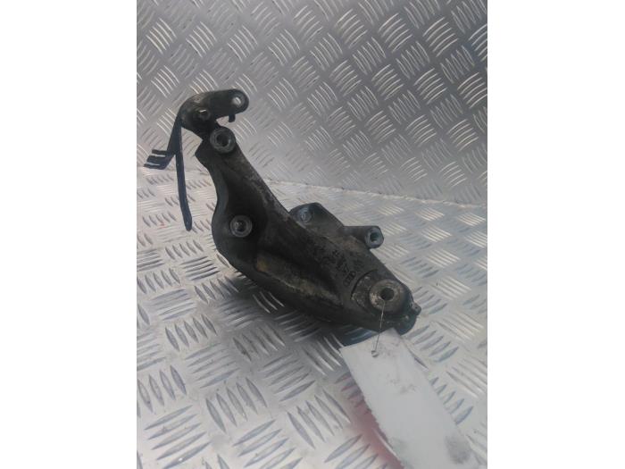 Usagé Support moteur Volkswagen Crafter 2.5 TDI 30/35/50 Prix € 25,00 Règlement à la marge proposé par EU Engines & Parts BV