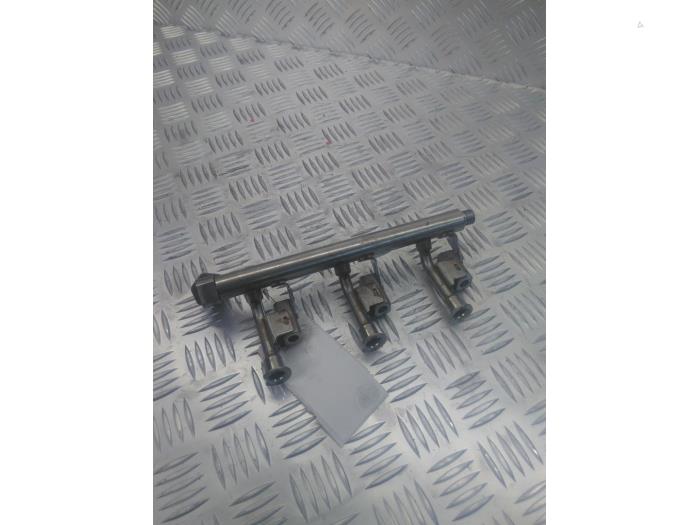 Usagé Système d'injection Ford Fiesta 6 (JA8) 1.0 Ti-VCT 12V 65 Prix € 25,00 Règlement à la marge proposé par EU Engines & Parts BV