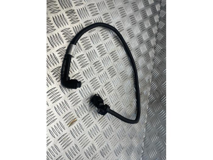 Używane Kabel (rózne) BMW X5 (F15) xDrive 35i 3.0 Cena € 35,00 Procedura marży oferowane przez EU Engines & Parts BV