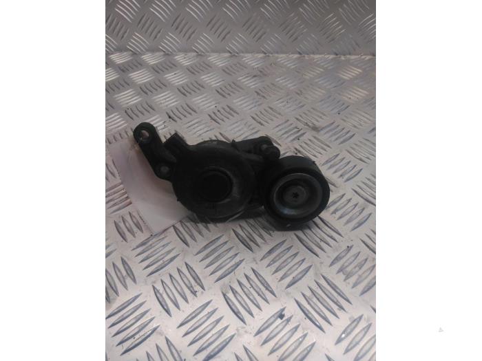 Usados Tensor correa múltiple Peugeot 308 (L3/L8/LB/LH/LP) 2.0 BlueHDi 150 16V Precio € 25,00 Norma de margen ofrecido por EU Engines & Parts BV