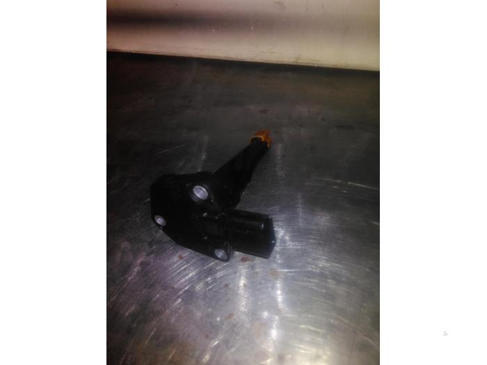Begagnade Oljenivåsensor Mercedes A (177.0) 2.0 A-220 Turbo 16V Pris € 45,00 Marginaltabell erbjuds av EU Engines & Parts BV