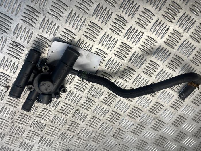 Gebrauchte Thermostatgehäuse Renault Laguna II Grandtour (KG) 1.9 dCi 110 Preis € 25,00 Margenregelung angeboten von EU Engines & Parts BV