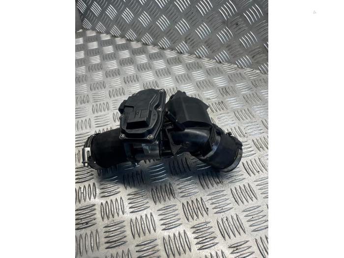 Gebrauchte Drosselklappengehäuse Ford Focus 3 1.0 Ti-VCT EcoBoost 12V 125 Preis € 60,00 Margenregelung angeboten von EU Engines & Parts BV