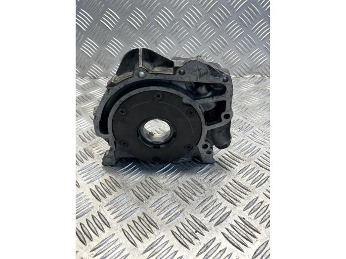 Używane Pompa oleju Volkswagen Crafter 2.5 TDI 30/32/35 Cena € 50,00 Procedura marży oferowane przez EU Engines & Parts BV