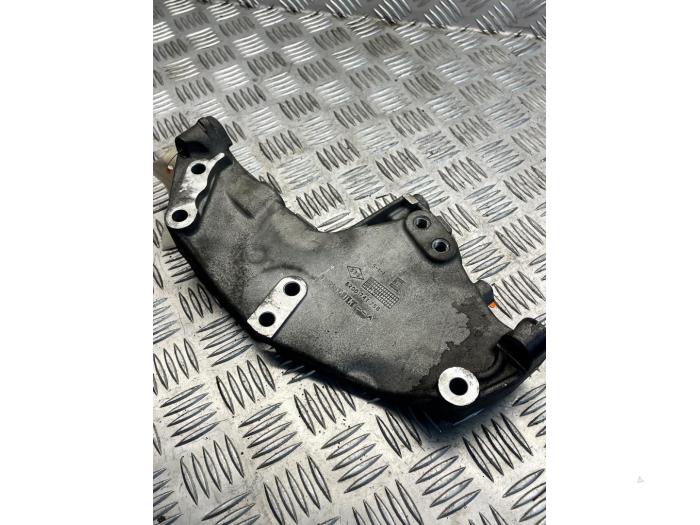 Used Engine mount Opel Vivaro A Combi 2.0 CDTI Price € 35,00 Margin scheme offered by EU Engines & Parts BV