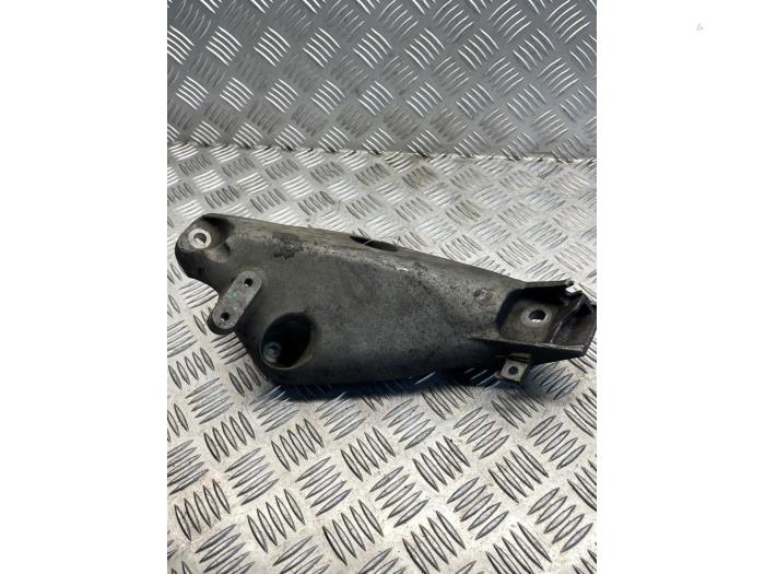 Usagé Support moteur BMW X5 (E70) xDrive 35d 3.0 24V Prix € 25,00 Règlement à la marge proposé par EU Engines & Parts BV