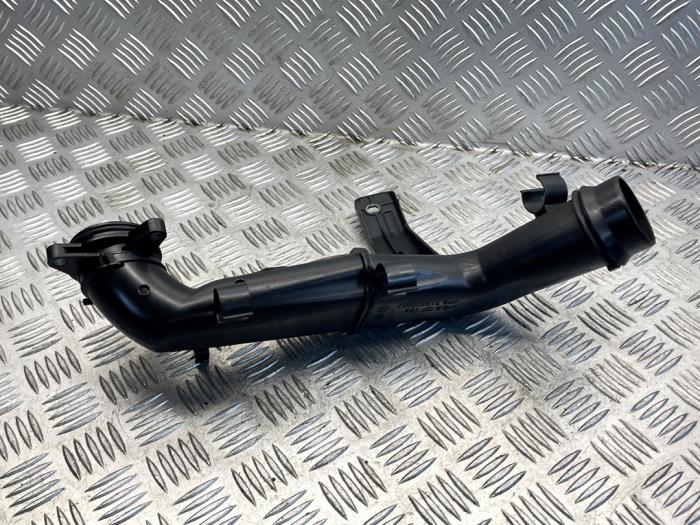 Usagé Tube intercooler Opel Insignia 2.0 CDTI 16V 130 Ecotec Prix € 25,00 Règlement à la marge proposé par EU Engines & Parts BV