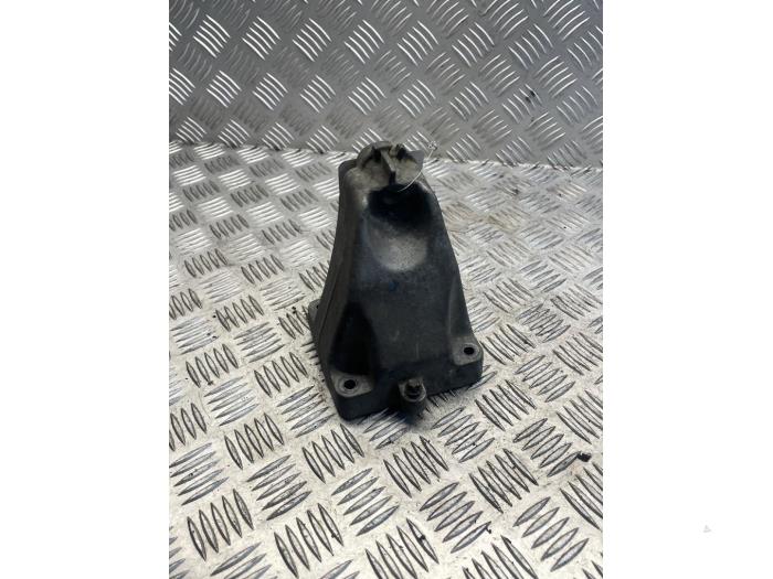 Used Engine mount Mercedes S (W221) 2.1 S-250 CDI 16V BlueEfficiency Price € 35,00 Margin scheme offered by EU Engines & Parts BV