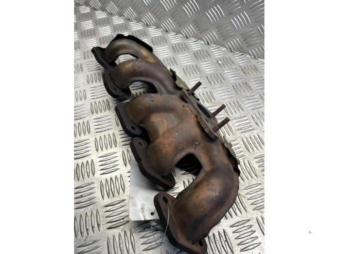 Gebrauchte Abgaskrümmer Opel Vivaro 2.5 CDTI DPF Preis € 55,00 Margenregelung angeboten von EU Engines & Parts BV