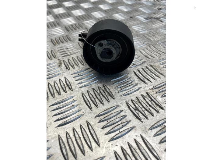 Usados Rodillo tensor correa múltiple Opel Vivaro 2.5 CDTI 16V Precio € 10,00 Norma de margen ofrecido por EU Engines & Parts BV