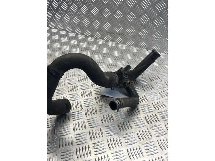 Begagnade Vattenrör Volkswagen Crafter 2.5 TDI 30/35/50 Pris € 35,00 Marginaltabell erbjuds av EU Engines & Parts BV